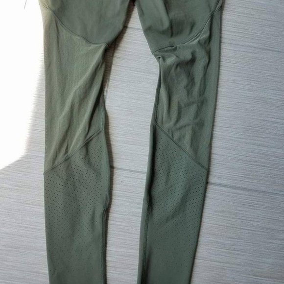 VGUC Lululemon Fatigue Barre Star tights size 6 - Picture 5 of 8